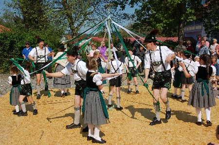 Maibaum Tanz